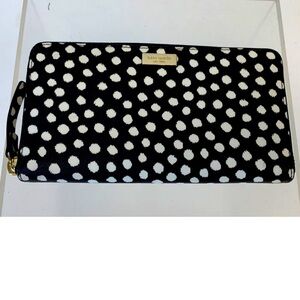 Kate Spade Laurel Way Large Zip Around Wallet MusicalDot Pattern